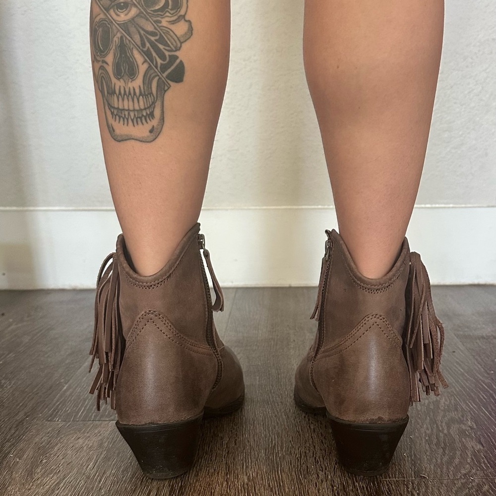 Ariat Women’s Leather Cowboy Ankle Boots - Picture 2 of 4